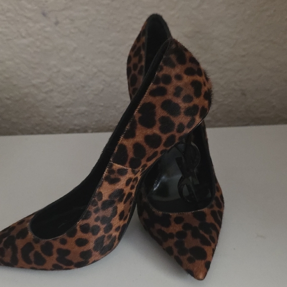 Saint Laurent Leopard Print Heels - Picture 3 of 5